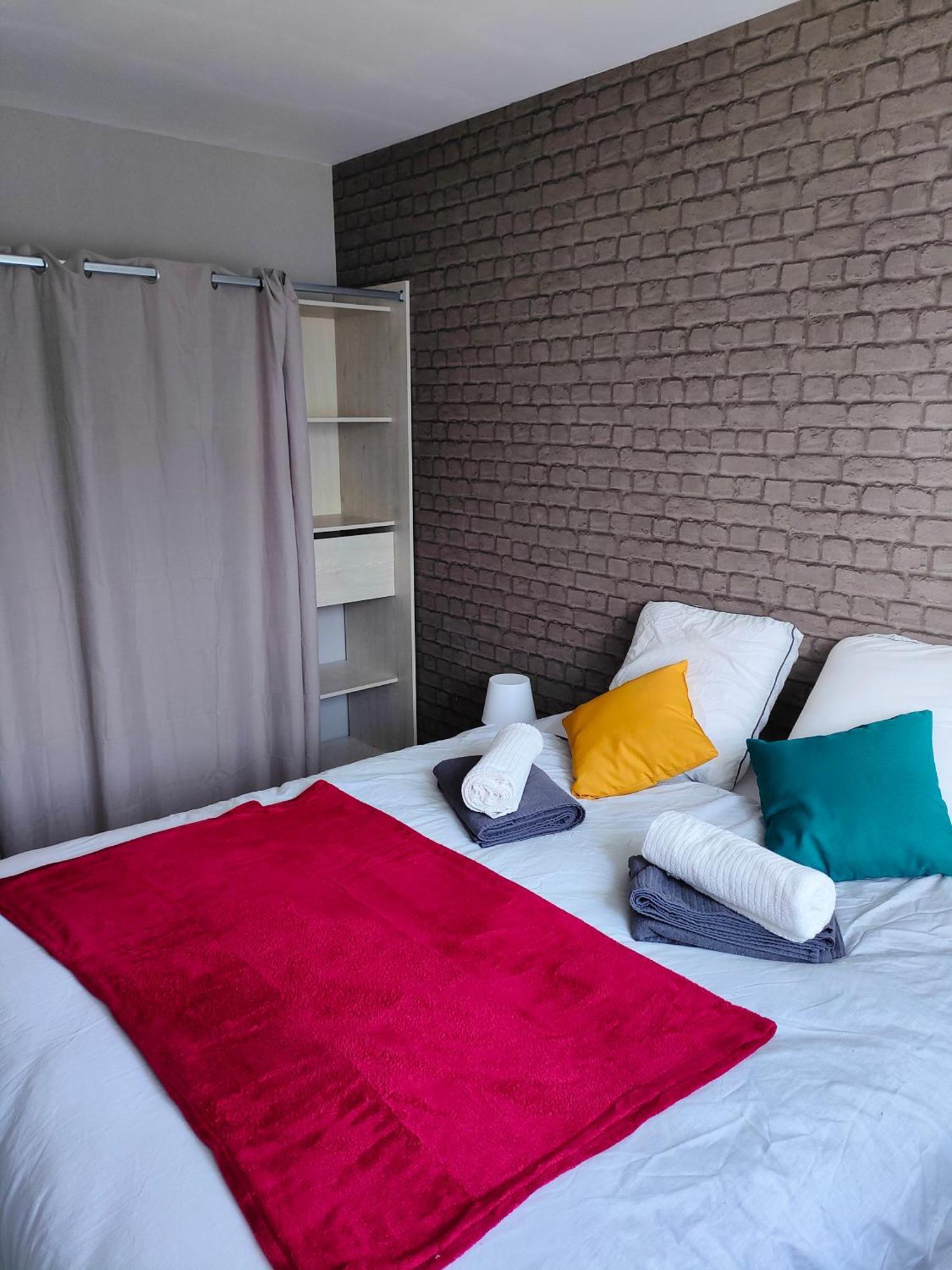 Chaleureux Appartement. Dinan Habitación foto